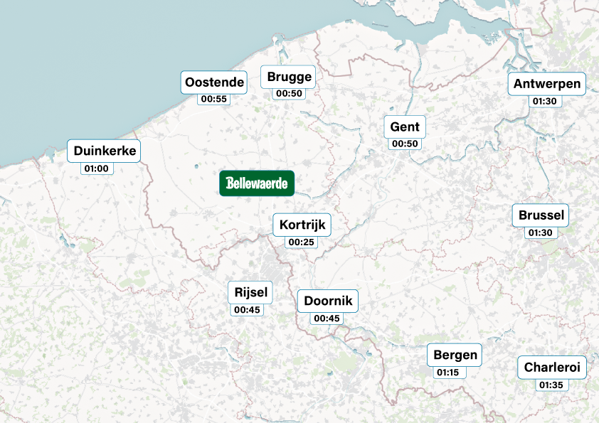 Kaart met de ligging van Bellewaerde ten opzichte van Kortrijk, Brugge, Oostende, Gent, Brussel, Antwerpen, Duinkerke, Rijsel, Doornik, Bergen en Charleroi.